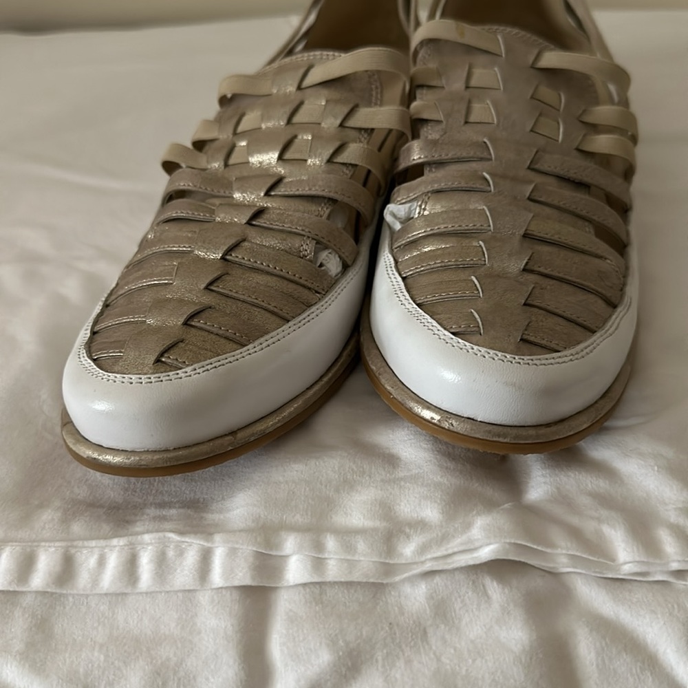 Shoes - Picture 5 of 9